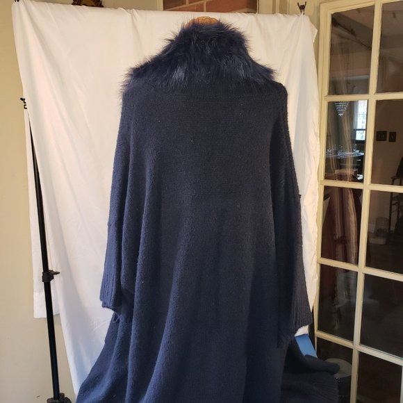 Ladies CAPSULE Batwing Cardigan w/Detachable Faux Fur Collar in Blue - 24/26 - Picture 3 of 6